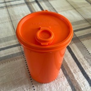 Retro Vintage Tupperware Harvest Orange Store and pour 🧡1970s